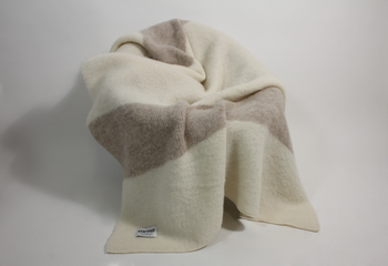 blanket made in iceland with icelandic wool