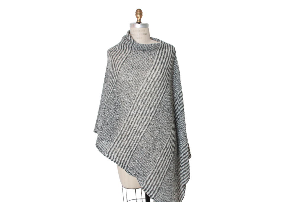 Lotta - Light Poncho (100% Icelandic Wool)