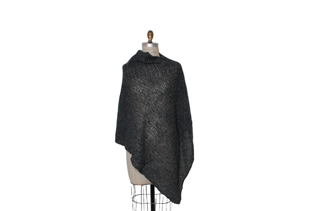 Lotta - Light Poncho (100% Icelandic Wool)