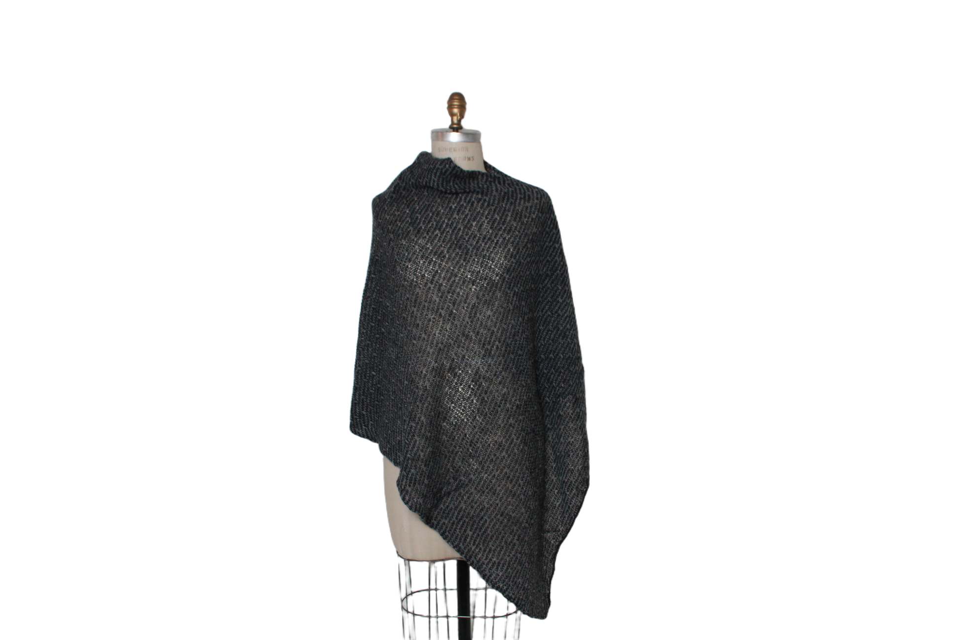 Lotta - Light Poncho (100% Icelandic Wool)
