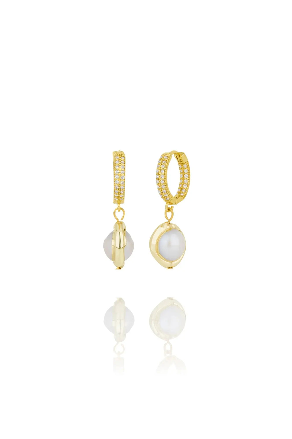 Hlín Reykdal Freshwater Pearl Earrings — Rammagerðin