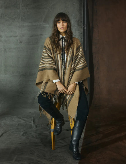 Farmers Market Katanes woolen poncho