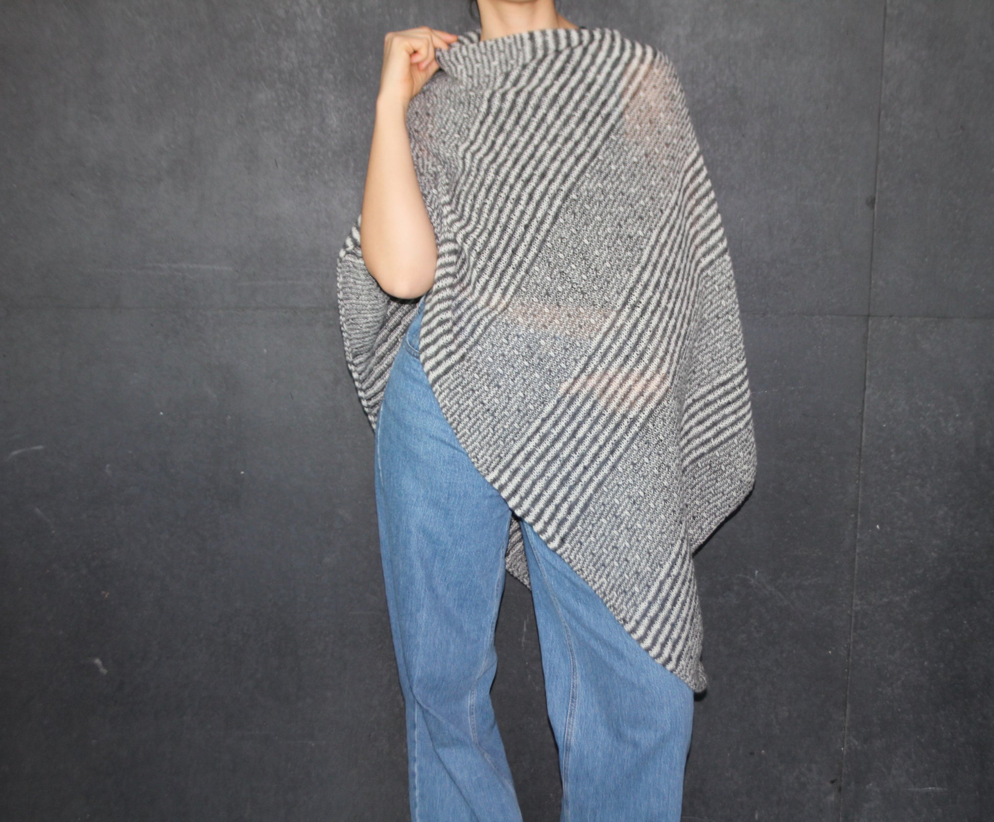 Lotta - Light Poncho (100% Icelandic Wool)