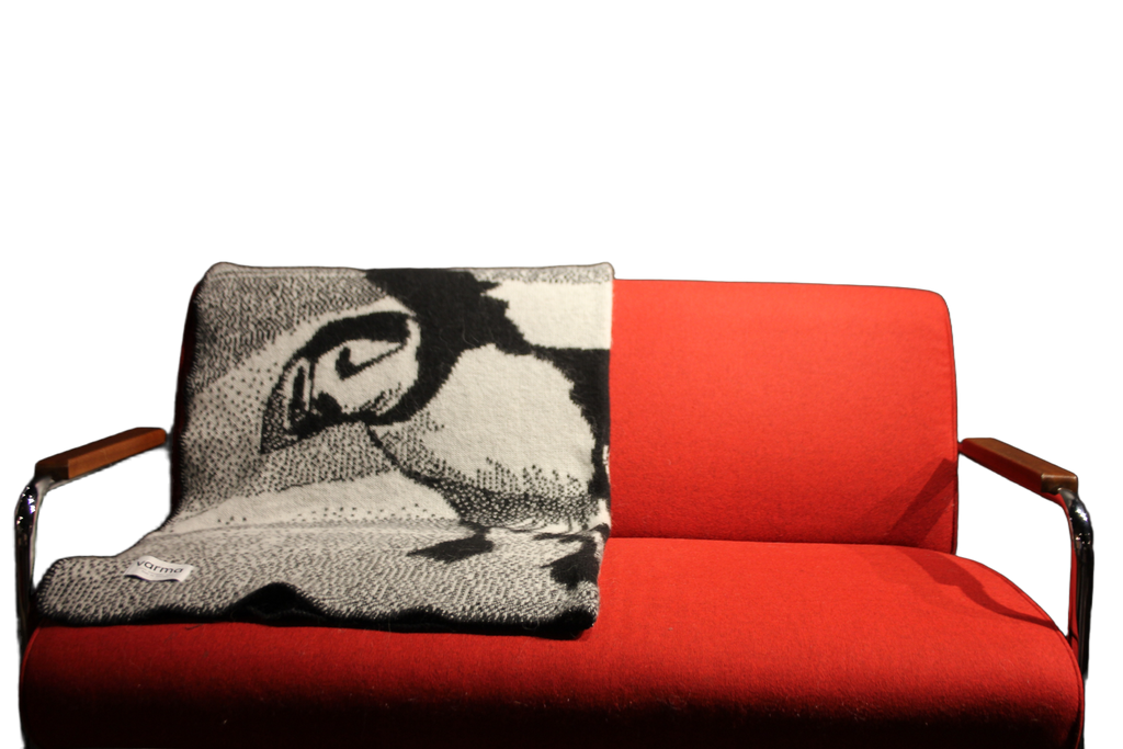 Varma Puffin Blanket