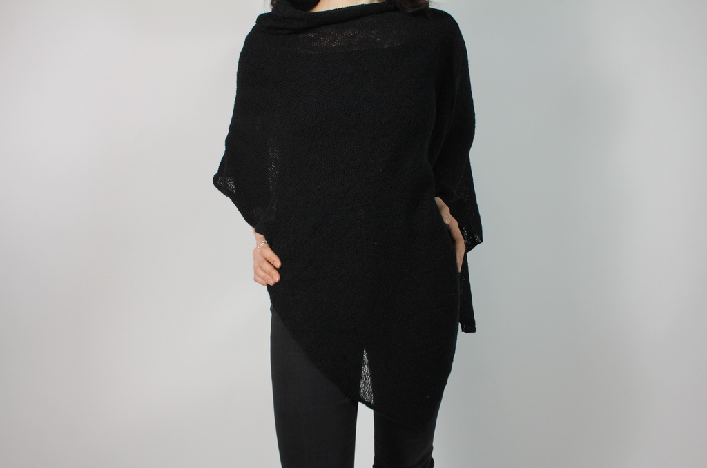 Lotta - Light Poncho (100% Icelandic Wool)