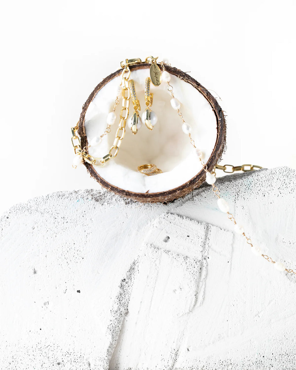 Hlín Reykdal Freshwater Pearl Earrings