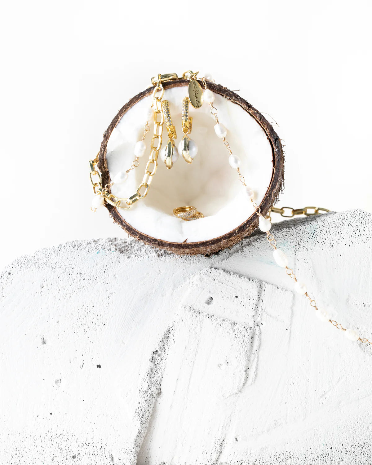 Hlín Reykdal Freshwater Pearl Earrings