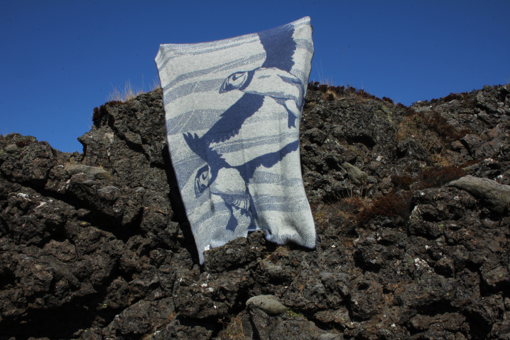 Varma Puffin Double Sided Blanket