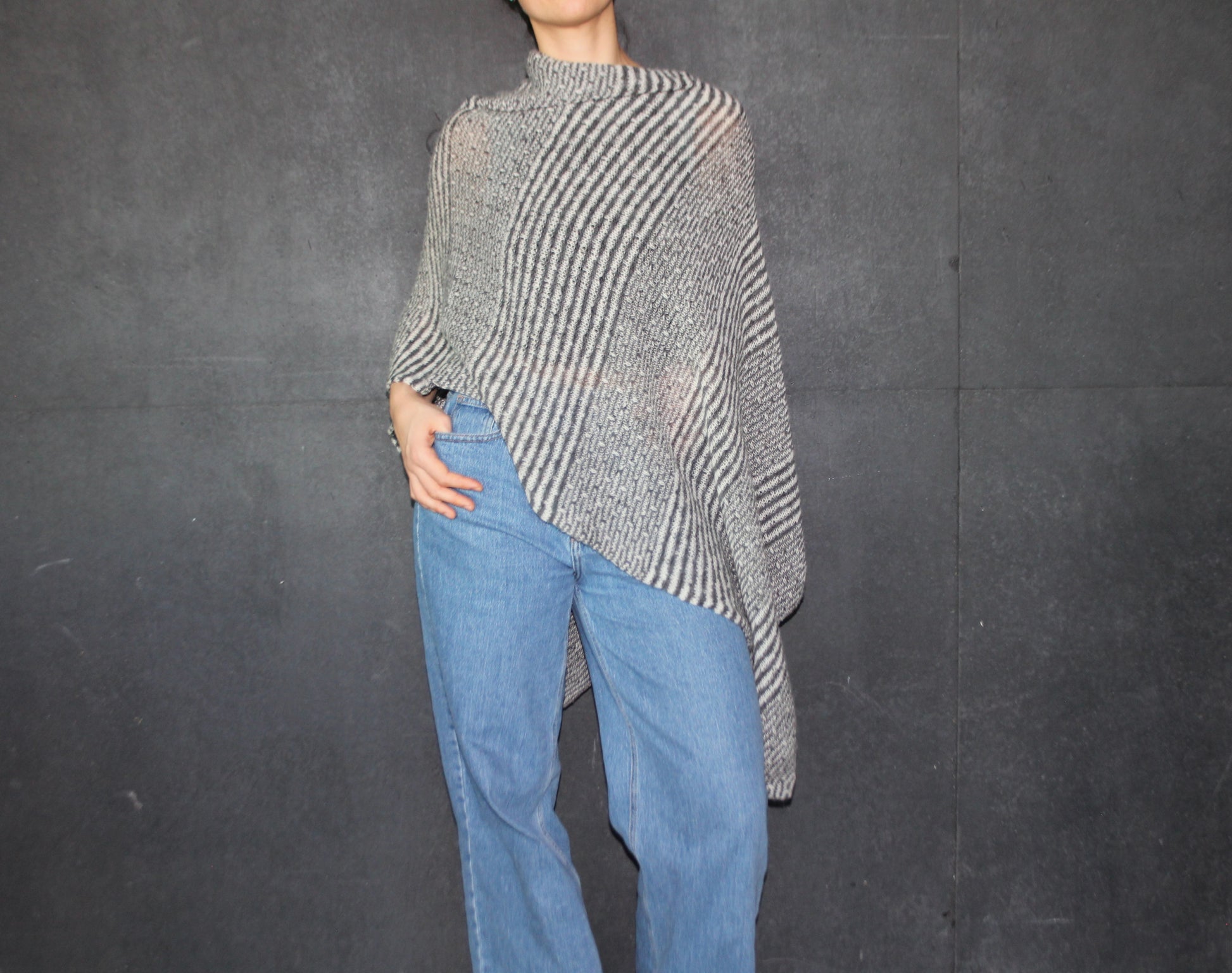 Lotta - Light Poncho (100% Icelandic Wool)