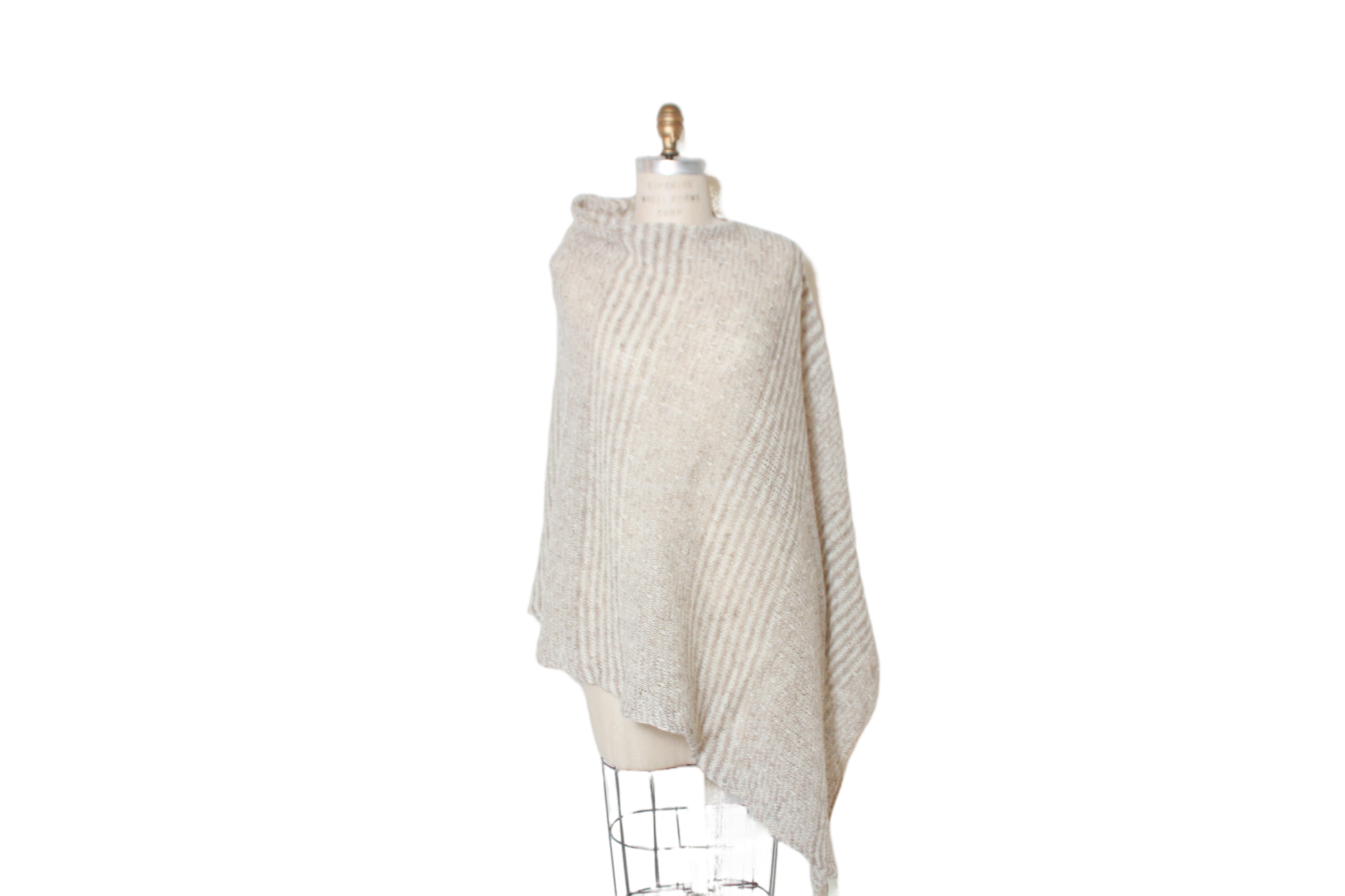 Lotta - Light Poncho (100% Icelandic Wool)
