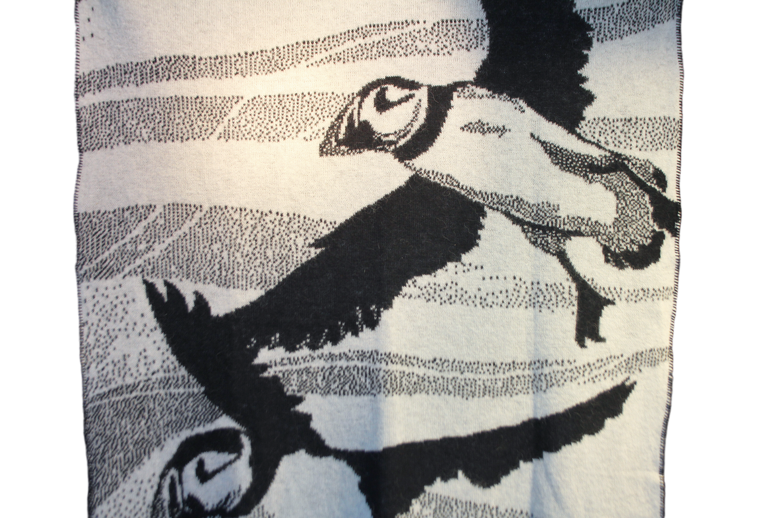 Varma Puffin Blanket